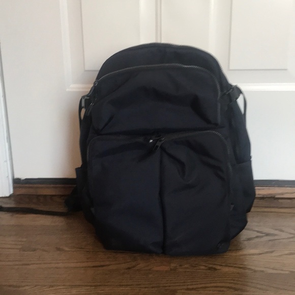 lululemon assert backpack 30l